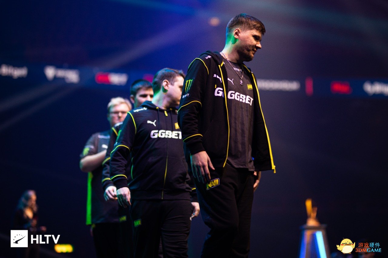 场上不够自 场上不够自