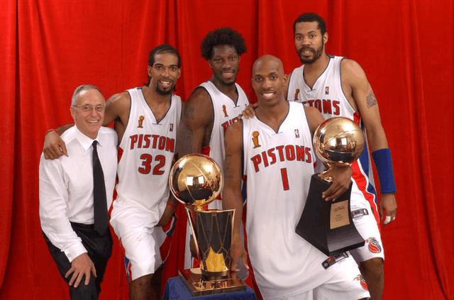 紧随其后的 紧随其后的