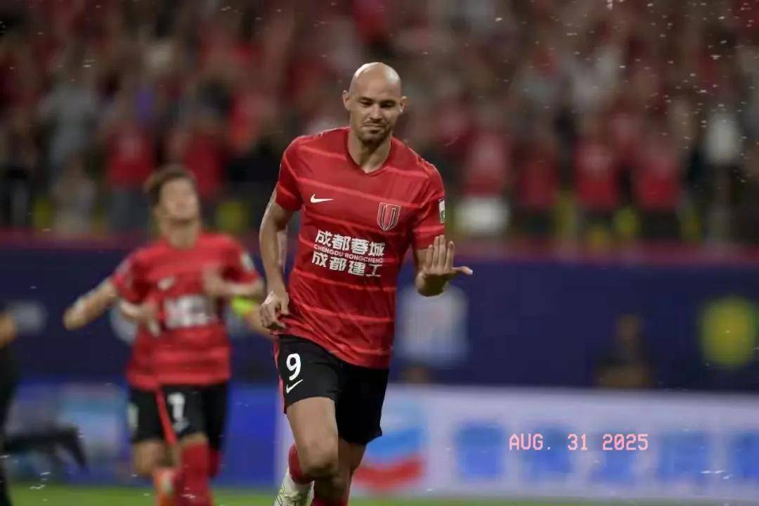 自信地将球 自信地将球