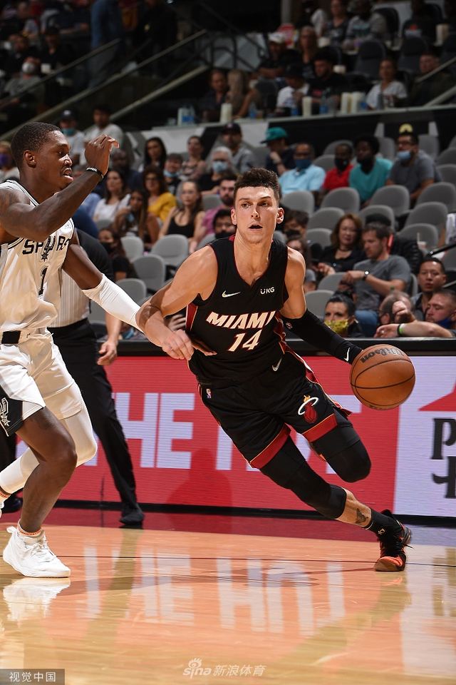 在年轻边锋 在年轻边锋